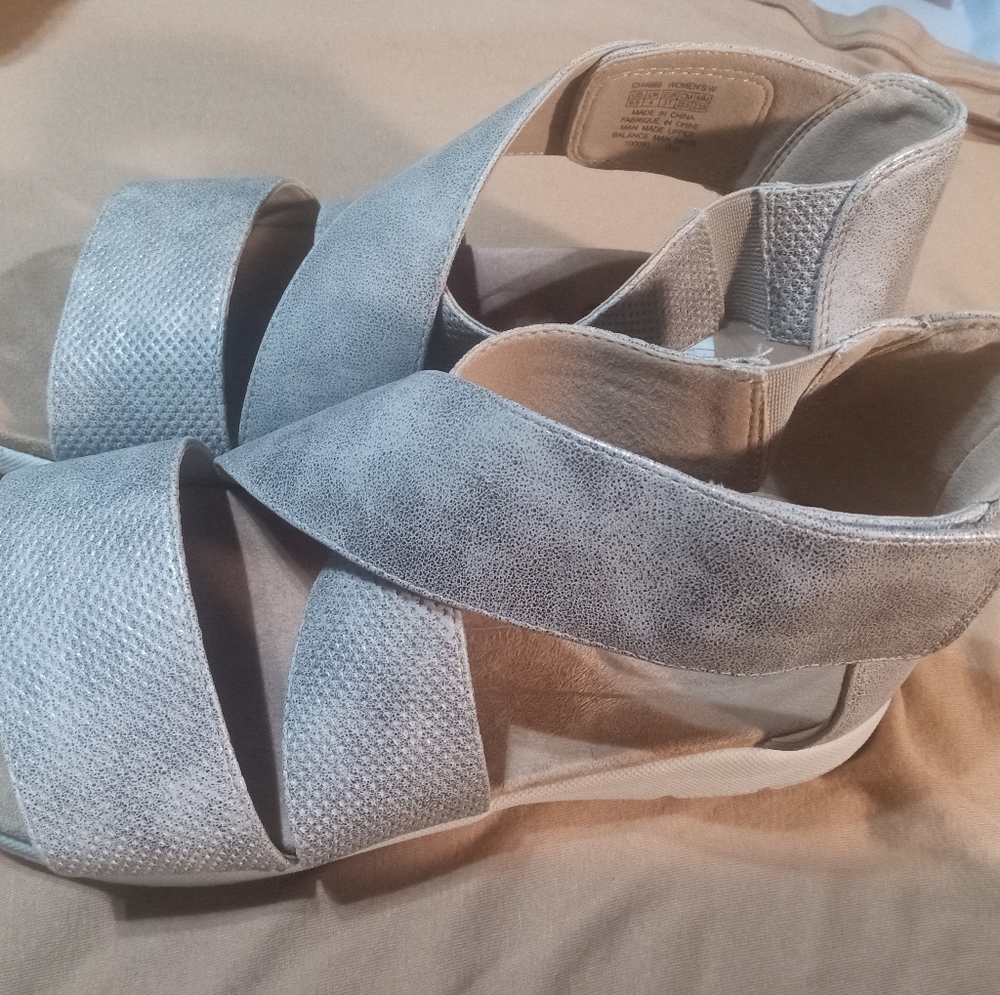 Rockport Eileen cross strap sandal sz 8.5 taupe metal